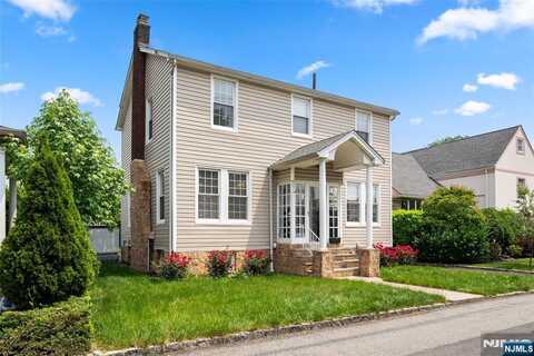 3 Drury Lane, Fort Lee, NJ 07024