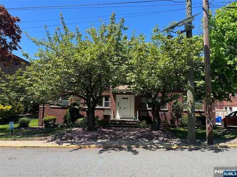 2401 6th Street C3, Fort Lee, NJ 07024