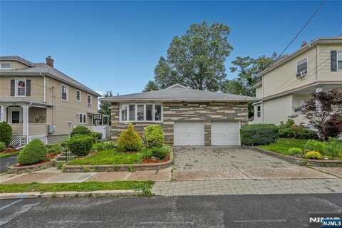 21 E Central Avenue, Bergenfield, NJ 07621