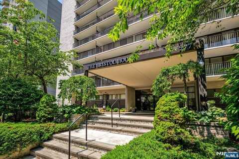 277 Prospect Avenue 10C, Hackensack, NJ 07601