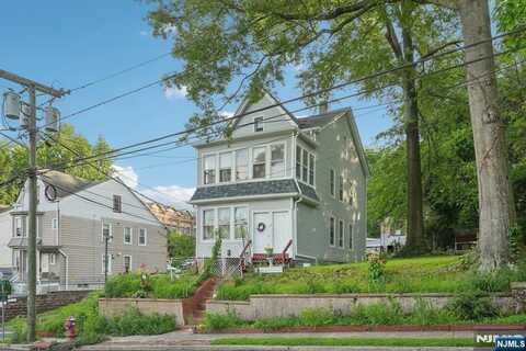 26 Mohawk Avenue, Hawthorne, NJ 07506