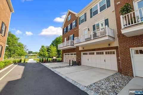 111 Landmark Lane 111, Fair Lawn, NJ 07410