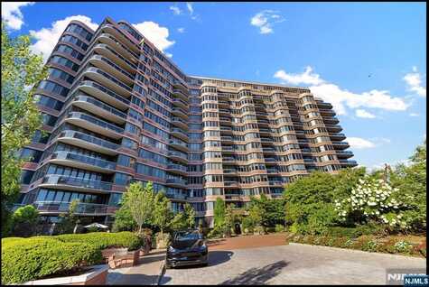 100 Carlyle Drive 11L-N, Cliffside Park, NJ 07010