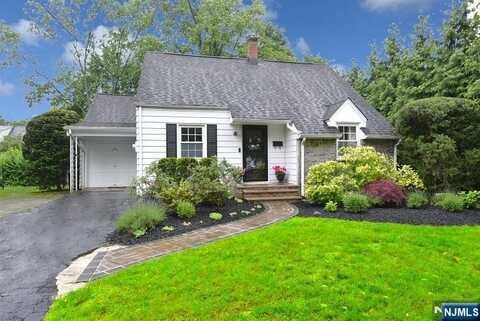 408 Eton Court, Ridgewood, NJ 07450
