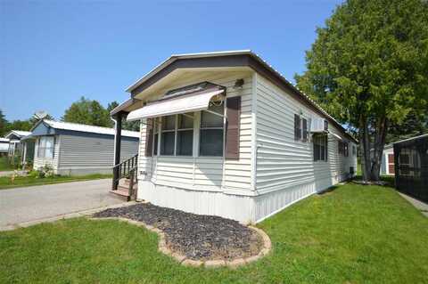 526 N Lake, Boyne City, MI 49712
