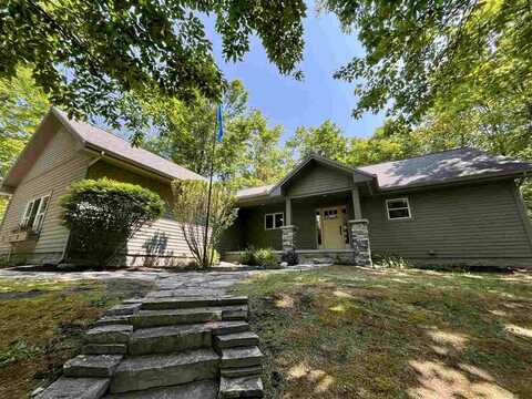 1752 Turnberry Trail, Boyne City, MI 49712