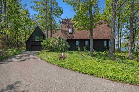1425 Bay View Heights, Petoskey, MI 49770