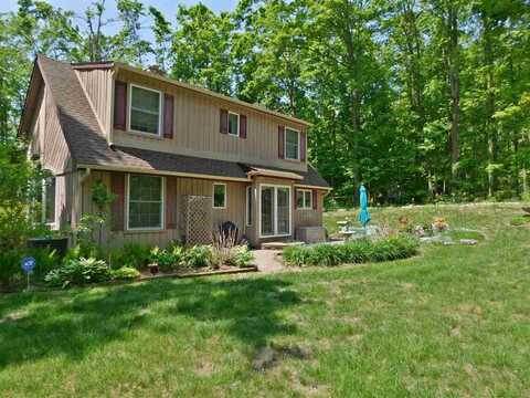 1695 Gruler, Petoskey, MI 49770