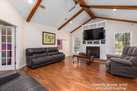 309 Hunters Creek Drive, Lufkin, TX 75901
