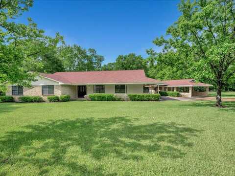 4449 Benton Road, Lufkin, TX 75901