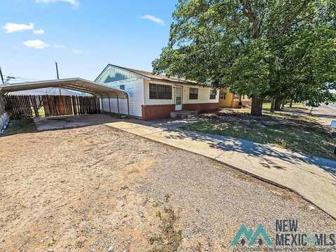 411 E Wolfcamp Drive, Hobbs, NM 88240