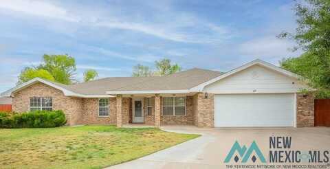 11 Isla Court, Roswell, NM 88201