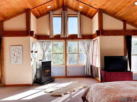 275 N County Road B44a, Pecos, NM 87552