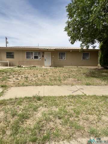 6 Pecan Place, Roswell, NM 88201