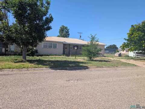 303 W 16th Street, Portales, NM 88130