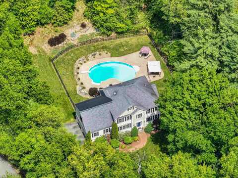 21 Wiggin Road, Bedford, NH 03110