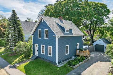 43 Oak Street, Laconia, NH 03246