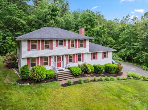 32 Berkeley Street, Pelham, NH 03076