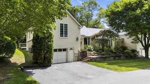 68 Owls Nest Circle, Manchester, VT 05254