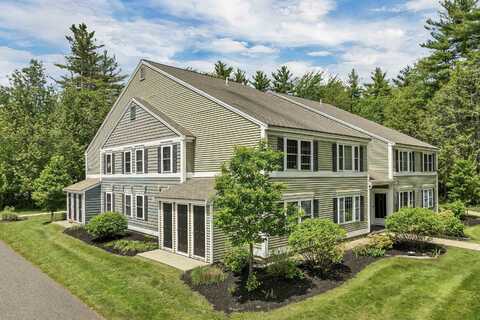 916 Springbrook Circle, Portsmouth, NH 03801