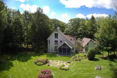 27 Lee Farm Road, Hancock, NH 03449