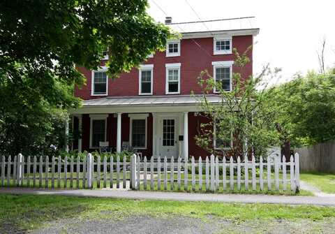 8 Pearl Street, Brandon, VT 05733