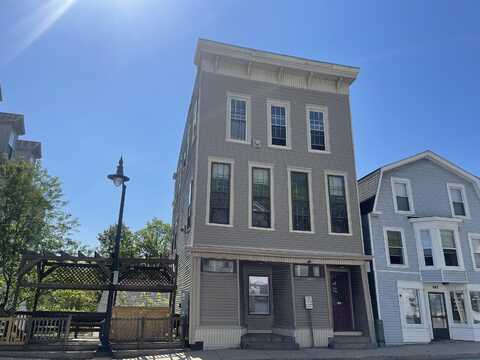 145 Main Street, Newmarket, NH 03857