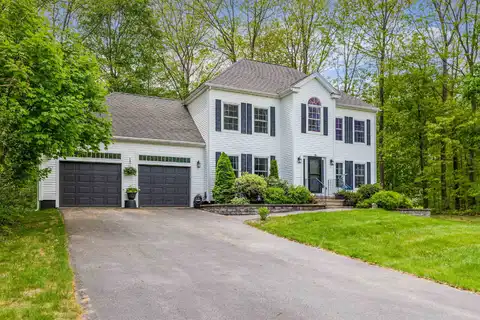 16 Debra Lane, Kittery, ME 03904