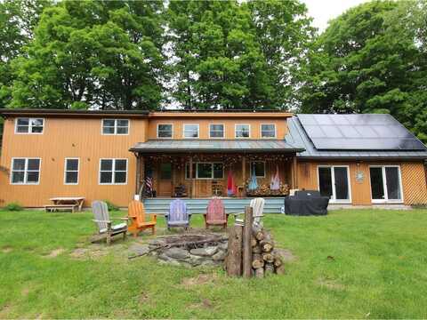 210 Texas Hill Road, Huntington, VT 05462