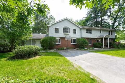 11 Robin Drive, Hudson, NH 03051