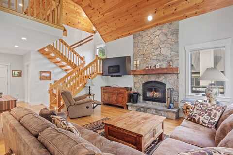 79 Flume Road, Lincoln, NH 03251