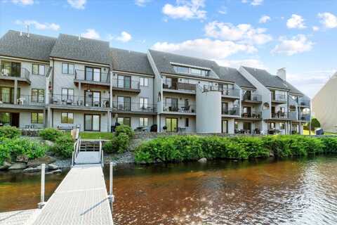 33 River Front Drive, Manchester, NH 03102