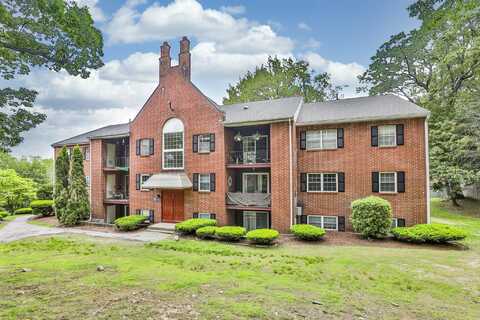 6 Louisburg Square, Nashua, NH 03060