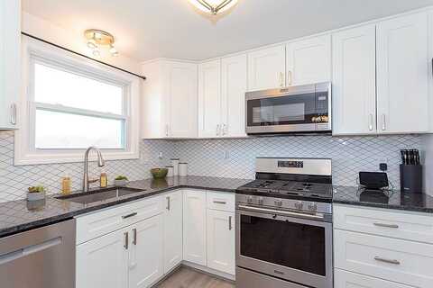80 Swan Avenue, Methuen, MA 01844