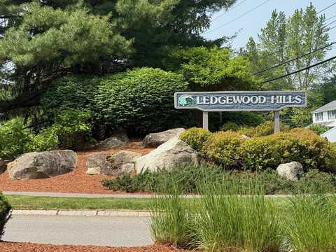 12 Ledgewood Hills Drive, Nashua, NH 03062