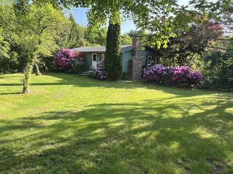 48 Hickory Hollow Road, Vernon, VT 05354