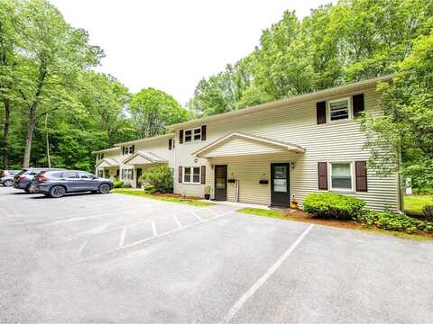 86 Pinecrest Drive, Essex, VT 05452
