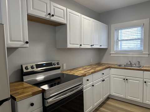 30 Ledge Street, Nashua, NH 03060