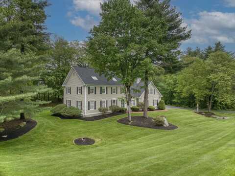 4 Catesby Lane, Bedford, NH 03110