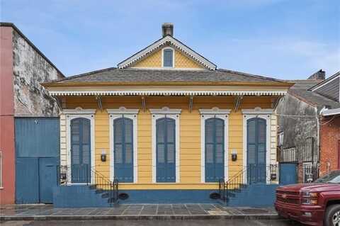 820 SAINT ANN Street, New Orleans, LA 70116
