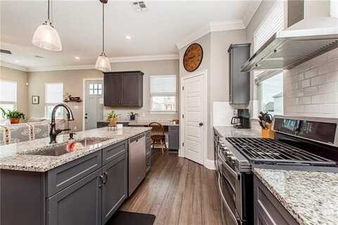 5 LEEWARD Court, New Orleans, LA 70131