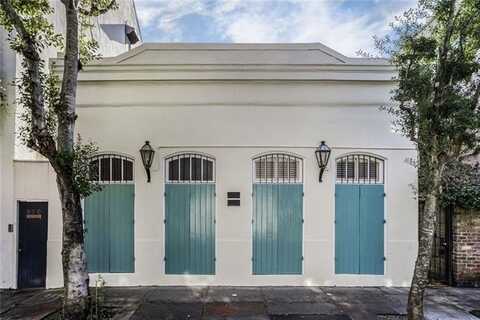 922 CHARTRES Street, New Orleans, LA 70116