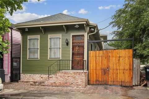 2653 IBERVILLE Street, New Orleans, LA 70119