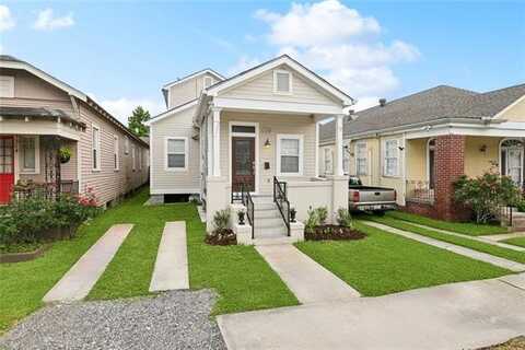 3316 CALHOUN Street, New Orleans, LA 70125