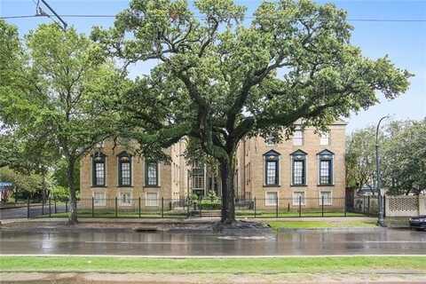 3300 ST CHARLES Avenue, New Orleans, LA 70115
