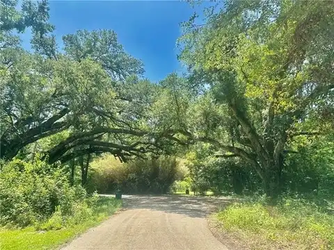 HARRY LEMONS Road, Mandeville, LA 70448