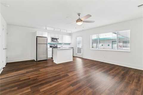 2833 ST CHARLES Avenue, New Orleans, LA 70115