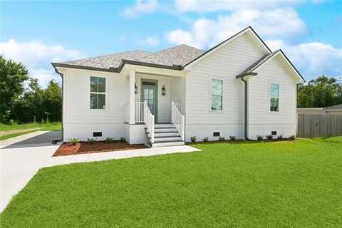 7211 CLAIBORNE Court, Arabi, LA 70032