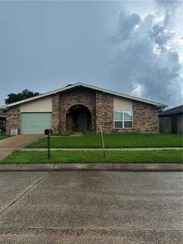 1117 CANDLELIGHT Court, Marrero, LA 70072