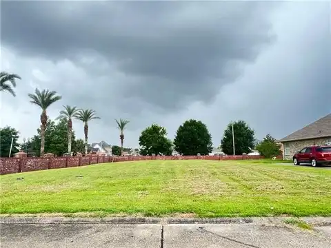 5083 W SAINT ANDREWS Circle, New Orleans, LA 70128
